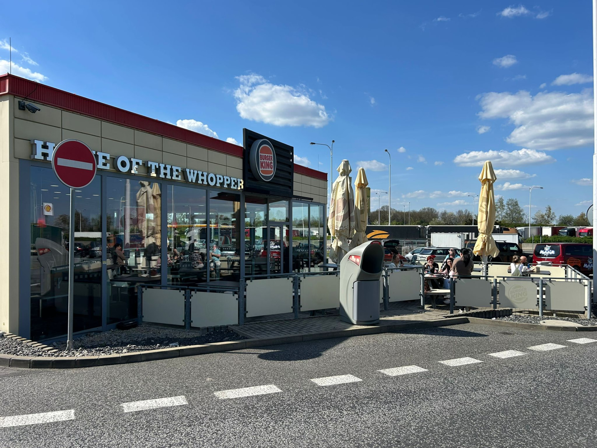 Provozovna Burger King na odpočívce Beranka, dálnice D11